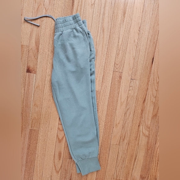 Varley Sweatpants - Picture 2 of 6